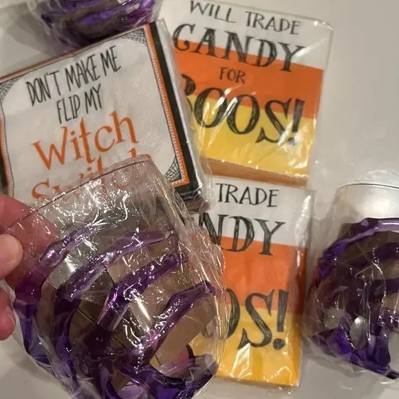 Halloween Party Items Napkins‎ and Plastic Tumblers New