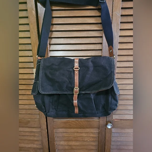 Fossil Black Canvas Messenger Bag W/ Brown Leather Accents NWT