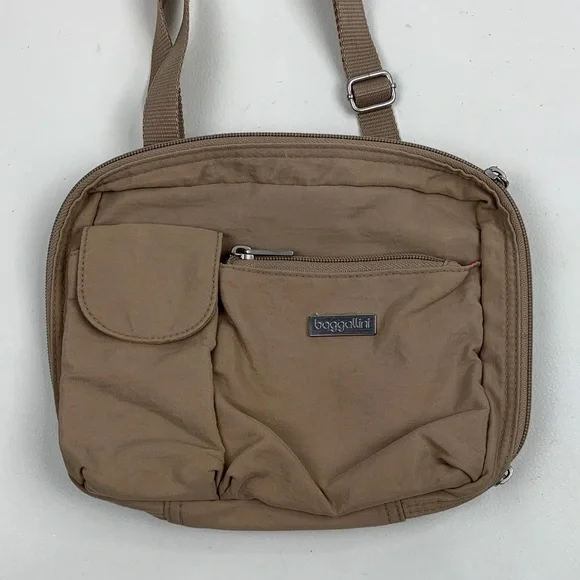 Baggallini Tan Beige Crossbody Messenger Bag Belt bag Pink fuschia lined Zippers