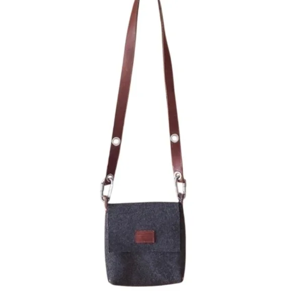 Rambag Gray Felt Medium Messenger Bag With Carbiner Hardware & Rivets‎