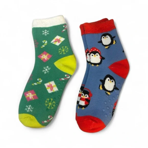 Festive Christmas‎ Youth Socks - The COZY Sock Collection - NWT - (2) Pair