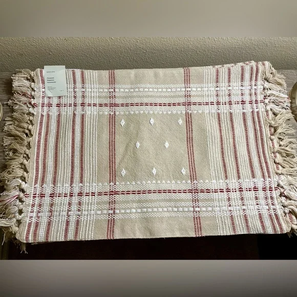 NWT West Elm Origins Embroidered 4-Piece Placemat Set