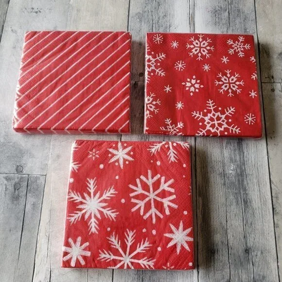 NWT - Red and White Snowflake Paper Napkins luncheon napkins (60)