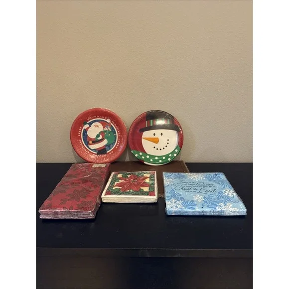 NOS Christmas Party Tablewear Paper Plates Napkins‎ Lot Of 5