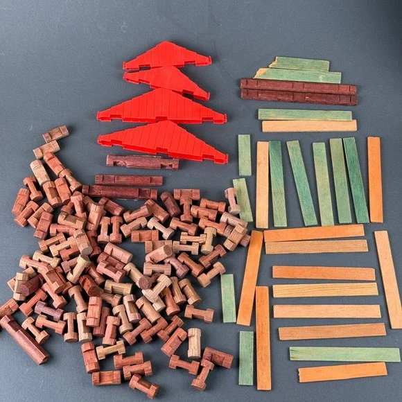 Lincoln Logs Building Wood Construction Toy mix lot 100+ pieces