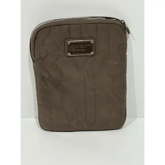 MARC BY MARC JACOBS iPad Case Brown 8” X 10.5” Quilted Nylon In Excellent
