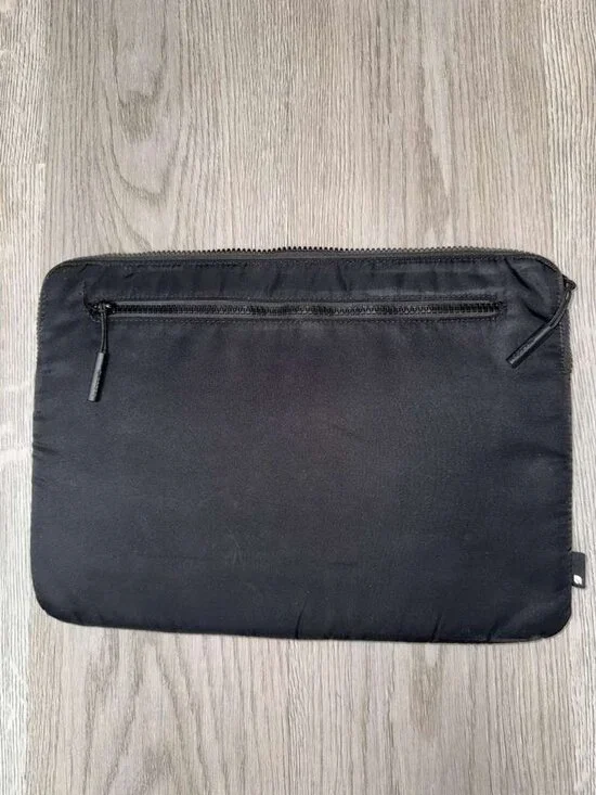 Incase Black Nylon Laptop Sleeve - Faux Fur Lining - Fits MacBook Air / Pro 13