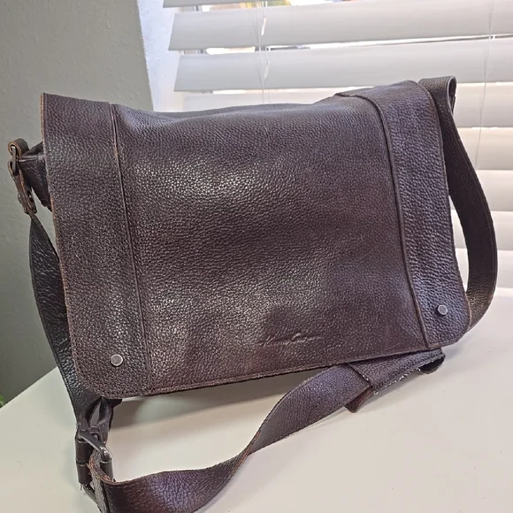 Kenneth Cole Brown Leather Messenger Bag