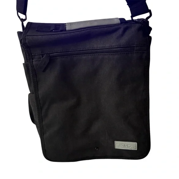 Bella Russo 14” canvas messenger bag
