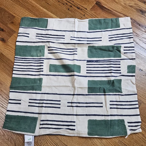 20x20 West Elm Green. Navy Geometric Pattern Pillow Cover