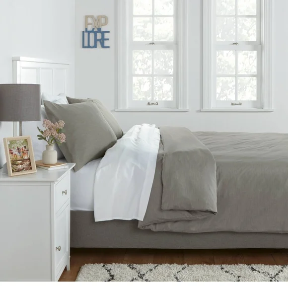 Elegant Gray Bedding Set