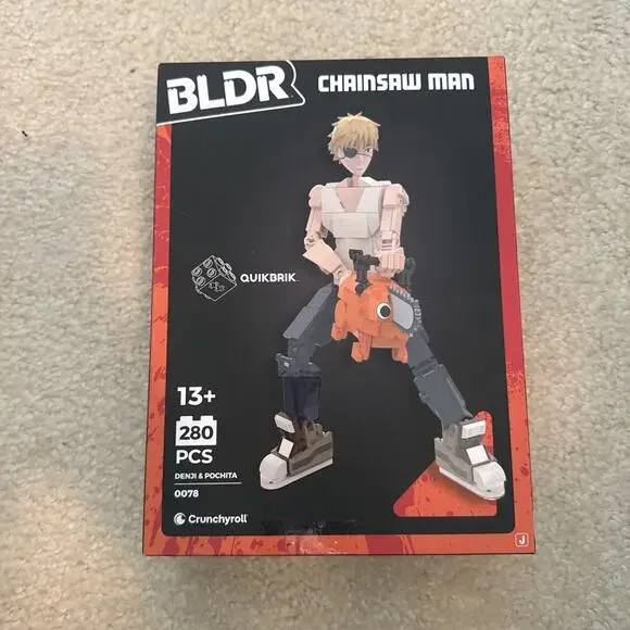 Chainsaw Man Denji and Pochita Building Set - 9.5-Inch and 2-Inch Buildable