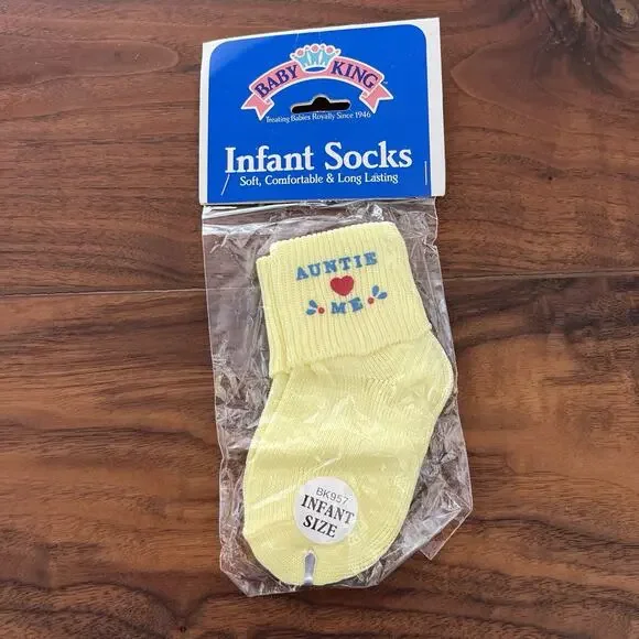 Baby King Vintage Infant Socks Auntie Loves Me BK957 0-9 Months Yellow 1990