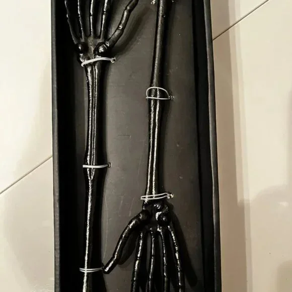 Skeleton Salad / Food Servers (new‎ / ps/x)