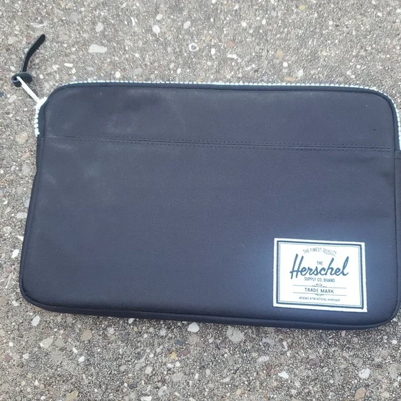 Herschel Supply Company Black Tablet Case Carrier 12x8 Cover