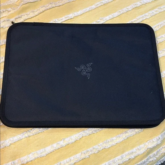 Razor Black lap top Case fits 15 and 13 inches lap tops