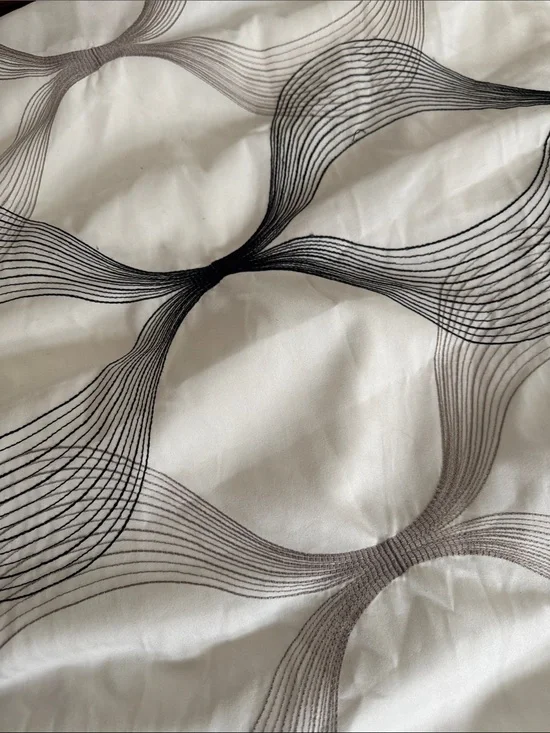 JCPenney Duvet Cover White with Black/Gray Wave Design