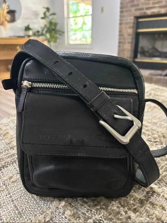 Fossil Expedition co. Black Leather Messenger Rare Vintage Crossbody Bag
