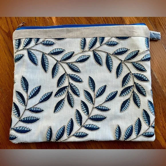 Designer Fabrics IPad Case - Designer Leaves