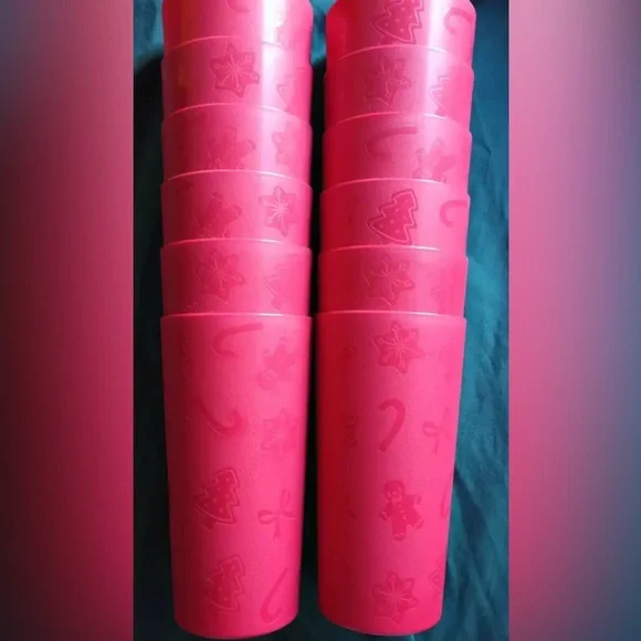 Set of 12 Red Christmas Plastic Tumbler Drinking Cup Festive Holiday Design NEW
