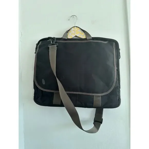 Timbuk2 Black Padded Adjustable Strap Laptop Bag