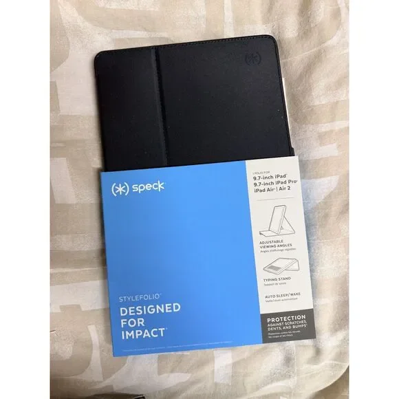 Speck Black 9.7