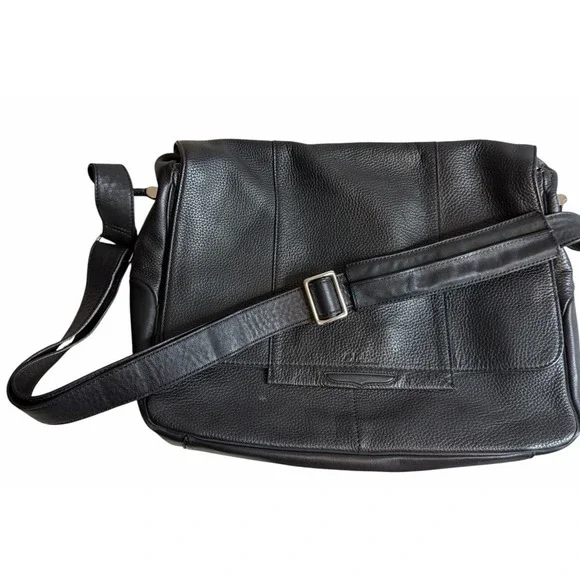 Cole Haan Black Pebbled Leather Messenger Bag Laptop Crossbody Briefcase