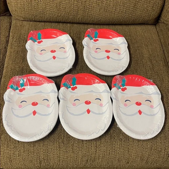 Santa Claus Face Disposable Christmas Paper Plates 40 Count NWT