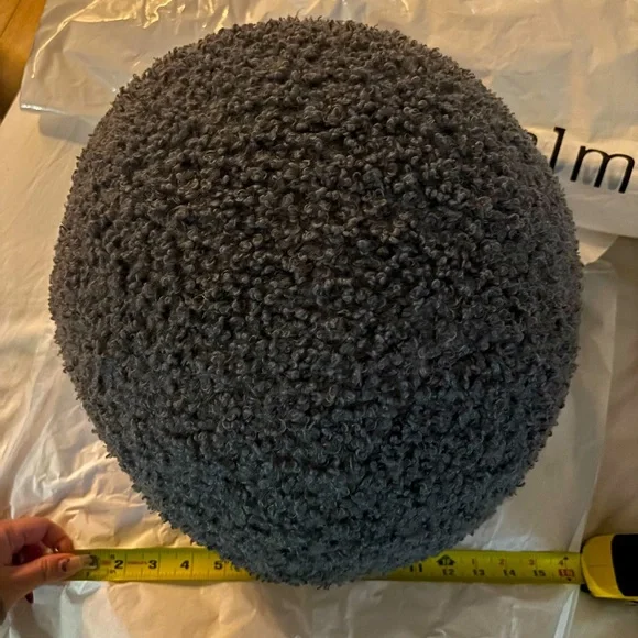 West elm 12 in. x 12 in Boucle Round Decorative Throw Pillow