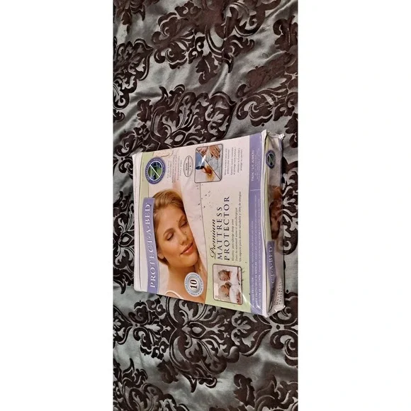 Protect-a-Bed Premium Waterproof Mattress Protector -Twin  - BRAND NEW