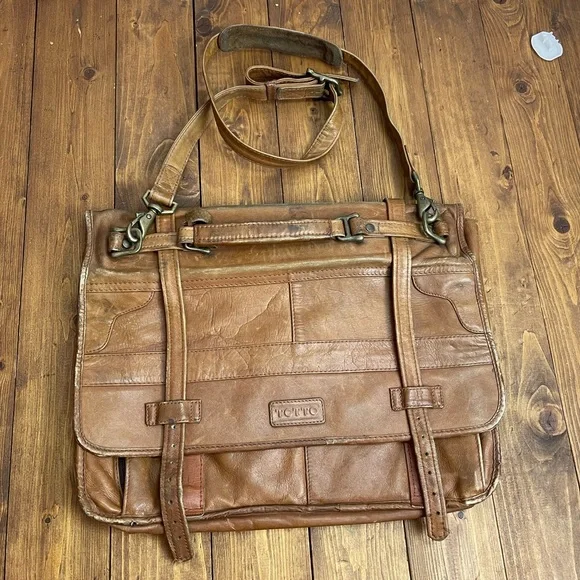 Totto tan leather messenger bag