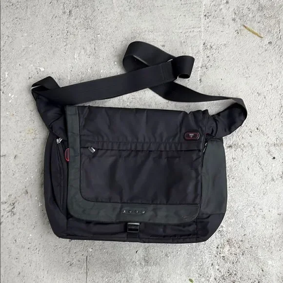 Tumi Hi Tech Messenger bag