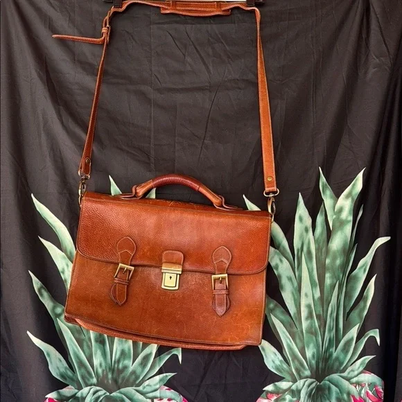 🍍 A&N FLORENCE leather document bag classic Brown No key🍍16” width 🍍12” length