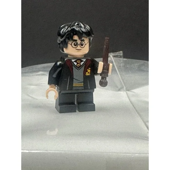 LEGO Harry Potter, Gryffindor Robe Minifigure Advent Calendar 2022 76404