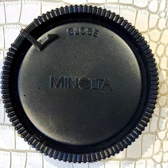 New Minolta LR-1000 Rear Lens Cap For Minolta And Sony Alpha Mount Lenses EX