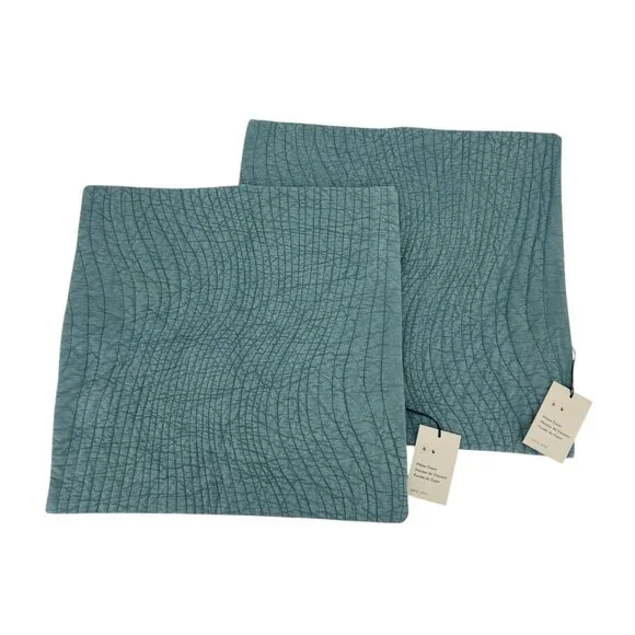 NWT Wavy Quilted Cushion Cover Set