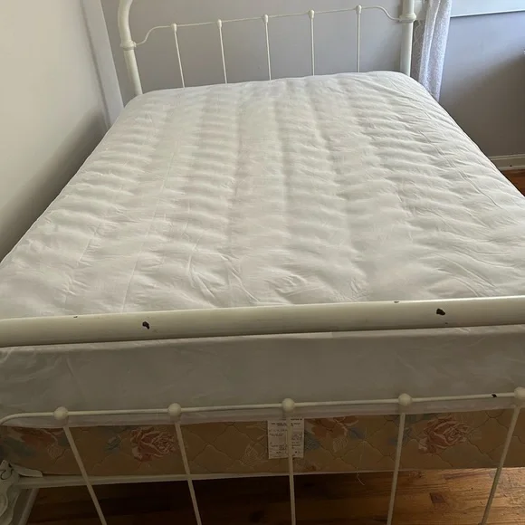 Mattress Cover Waterproof Double Full-size Like New Machine Washable