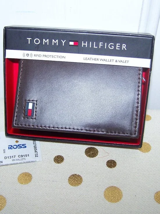Tommy Hilfiger NWB Wallet