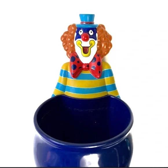 Clown cup container, that is very adorable.
