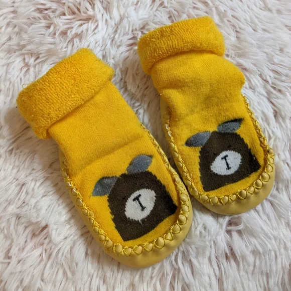 Unbranded Non-Slip Toddler Fleece Socks with Faux Leather binding Yellow Bear OS