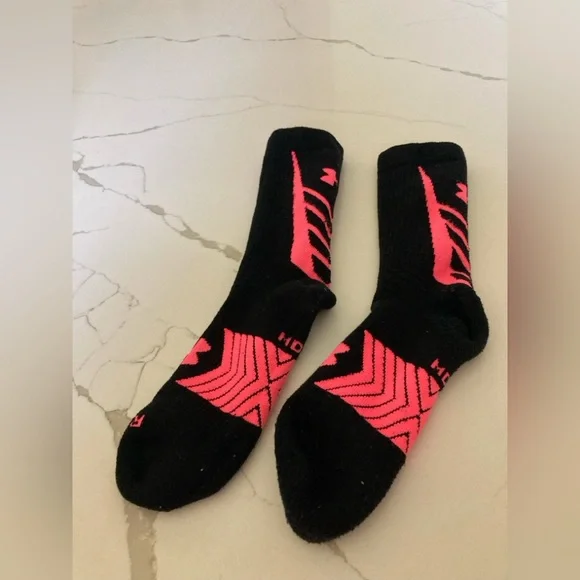 Child youth under armour black neon pink basketball tall athletic socks one size