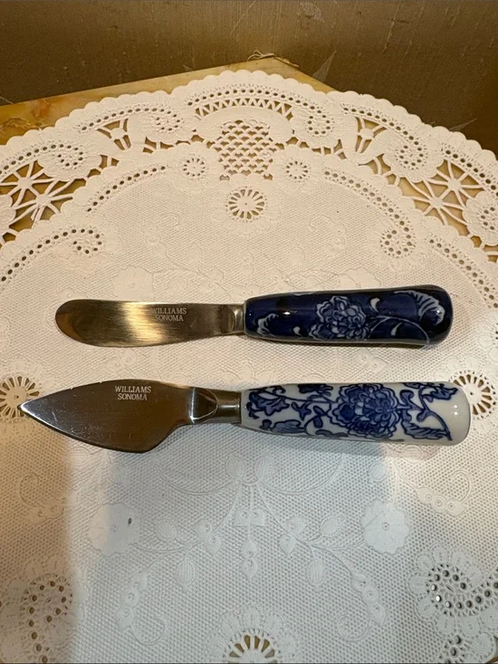 Williams Sonoma Blue and White Floral Cheese Knife Set