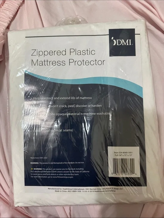 Mi Zippered Plastic Mattress Protector - White with Pink Backdrop