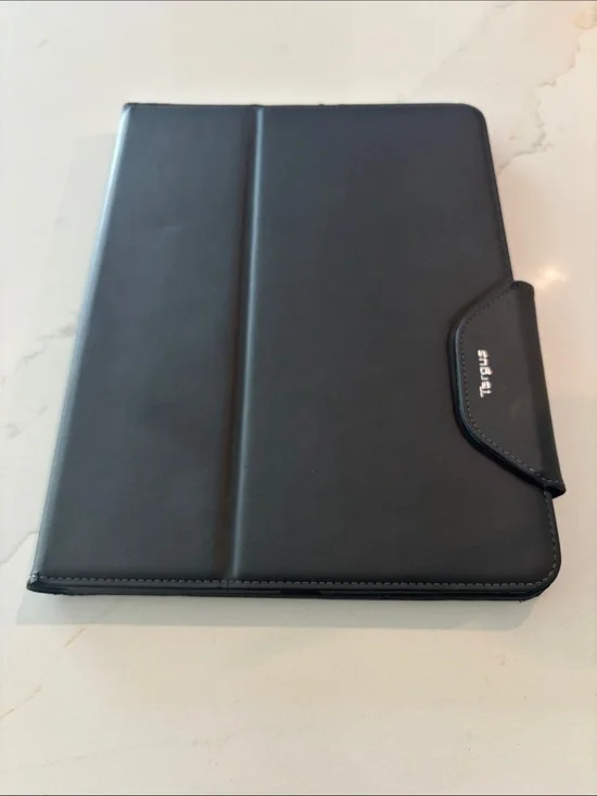Targus iPAD Air & iPAD Pro 13in VersaVu Case 3rd for 4th, 5th, 6th Gen