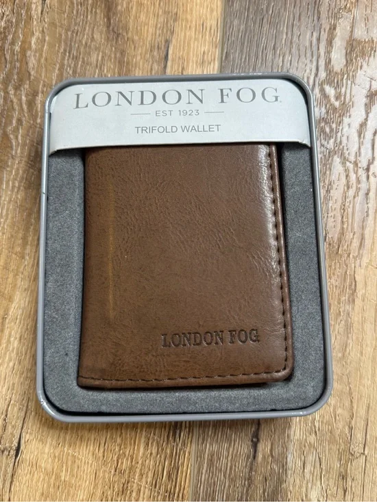 London Fog Brown Leather Trifold Wallet