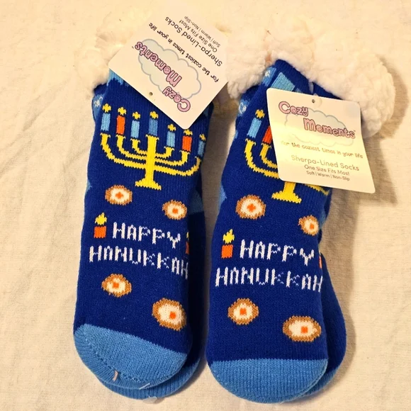 NWT 2 PAIRS Hanukkah Menorah Sherpa Lined Gripper Nonslip Socks Kids Child Size