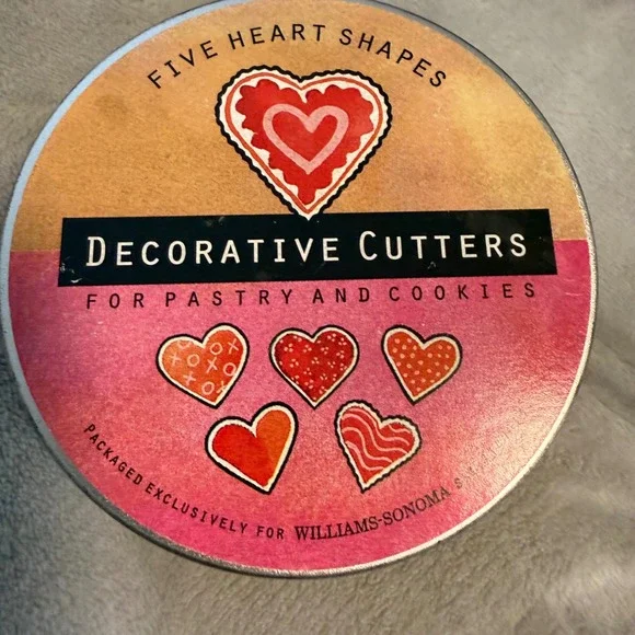 Classic Williams-Sonoma Heart Cookie‎ Cutters Set of 5 w Tin Valentines Day