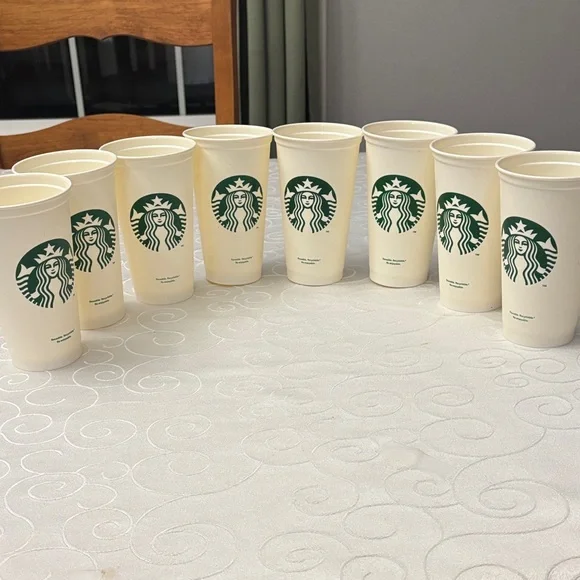 Starbucks Plastic 2012 16oz Travel Cups Cream White Green. Set of 8.