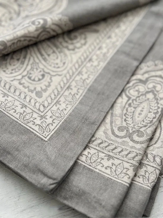 Williams Sonoma Paisley Floral Jacquard Linen/Cotton Gray Tablecloth 70” X 126”