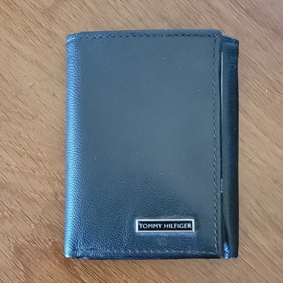 Tommy Hilfiger tri-fold wallet